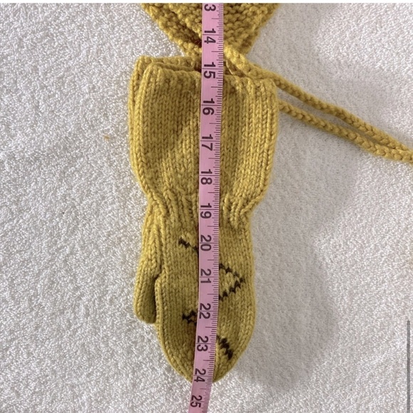 Vintage Handmade Mustard Brown Crochet Knit Winter Hat And Mitts Combo - Picture 9 of 11